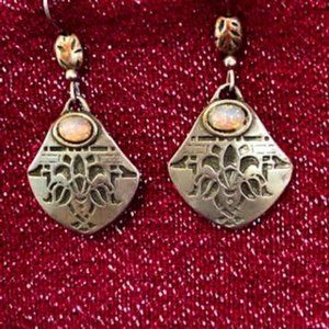 Kraft Silver earrings Overlay design w Oval Opal